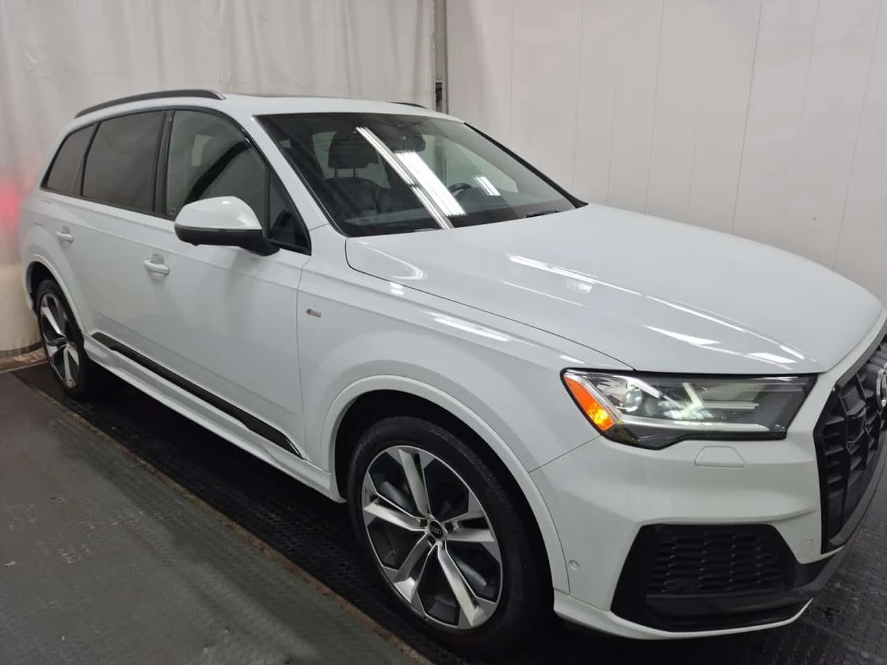 Audi Q7 PROGRESSIV* CARFAX* ДИСТРОНИК* ПАНОРАМА* ДВА КЛЮЧА - изображение 2