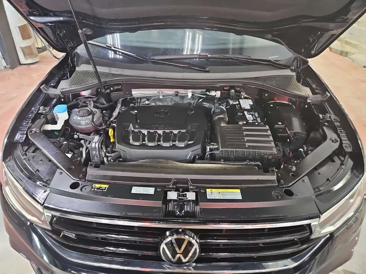 VW Tiguan R LINE BLACK EDITION * PANORAMA* ПОДГРЕВ* CARFAX * - изображение 7