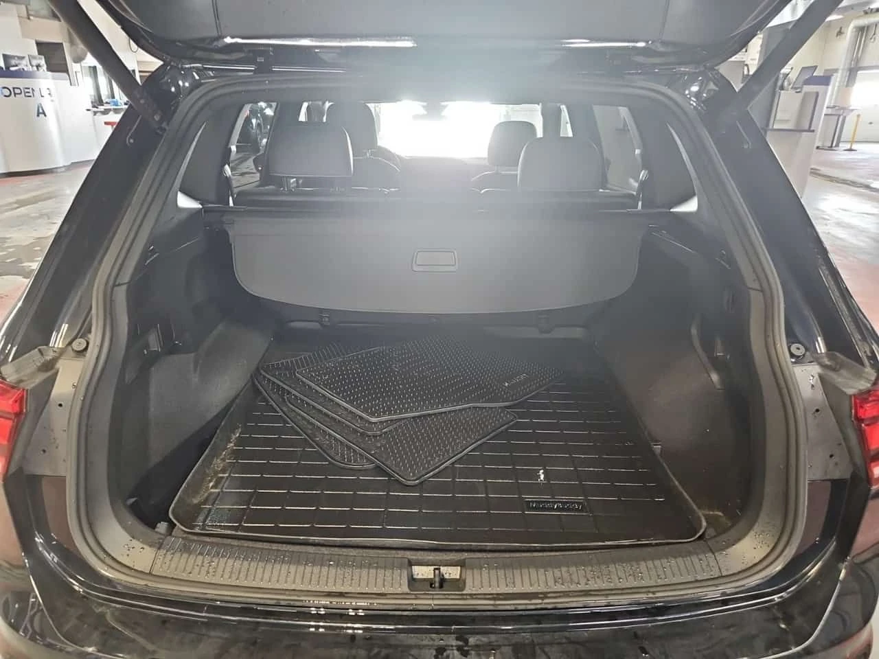 VW Tiguan R LINE BLACK EDITION * PANORAMA* �������* CARFAX * | Mobile.bg � ����������� 13