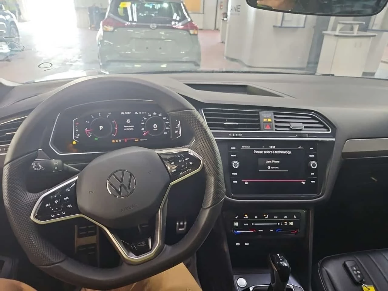 VW Tiguan R LINE BLACK EDITION * PANORAMA* ПОДГРЕВ* CARFAX * - изображение 10