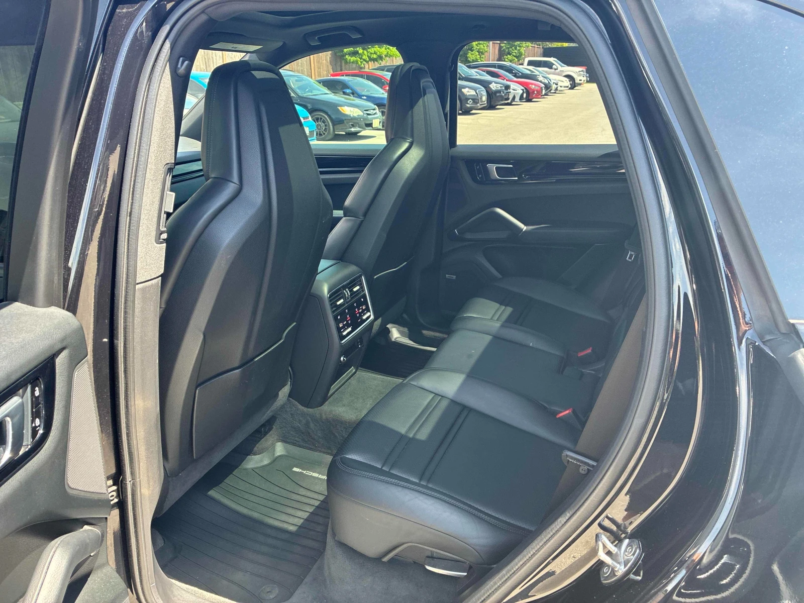 Porsche Cayenne S * Keyless * CARFAX * АВТО КРЕДИТ * , снимка 9 - Автомобили и джипове - 54795888