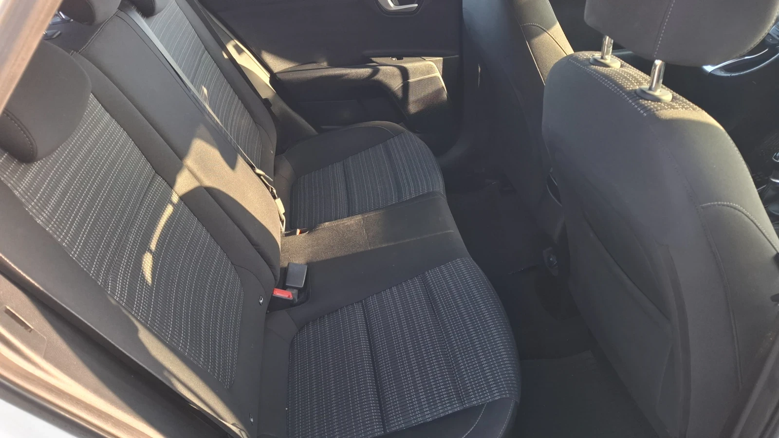 Kia Stonic 1.2i, снимка 10 - Автомобили и джипове - 54946924