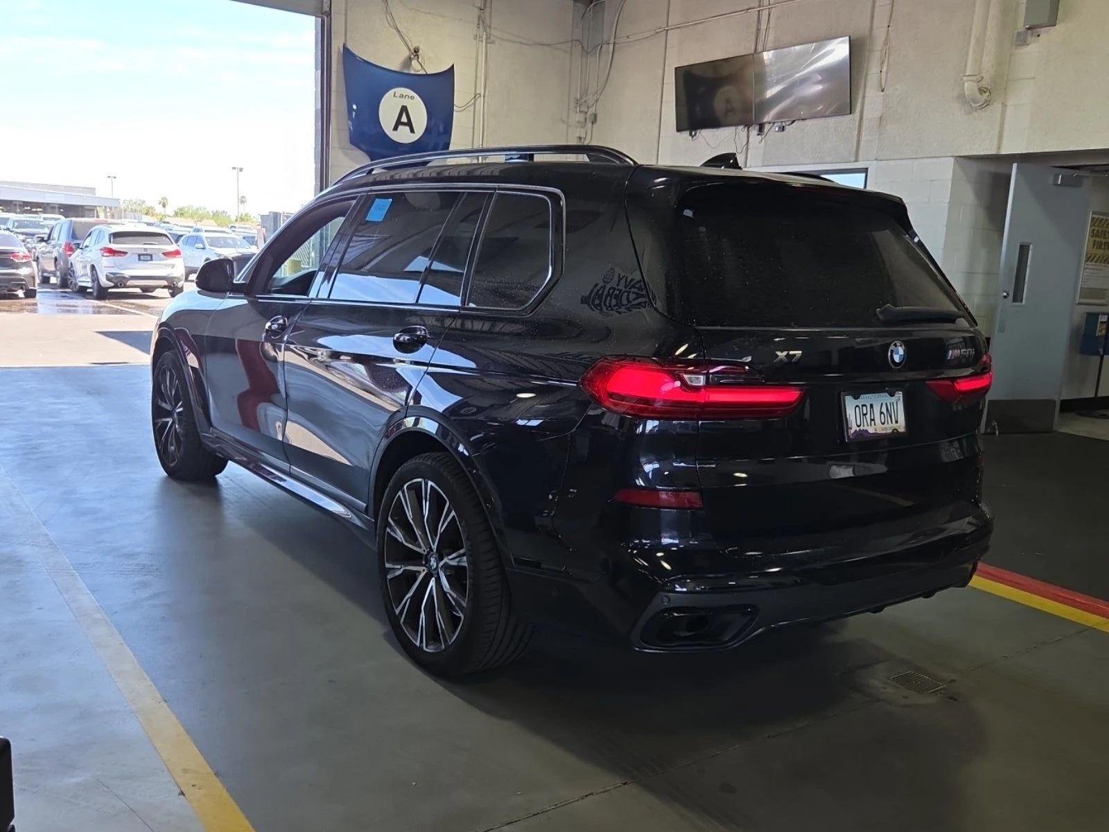 BMW X7 M-PK* 7PASS* LASER* DIS* ОБДУХ* МАСАЖ* КРАЙНА ЦЕНА, снимка 5 - Автомобили и джипове - 55147526
