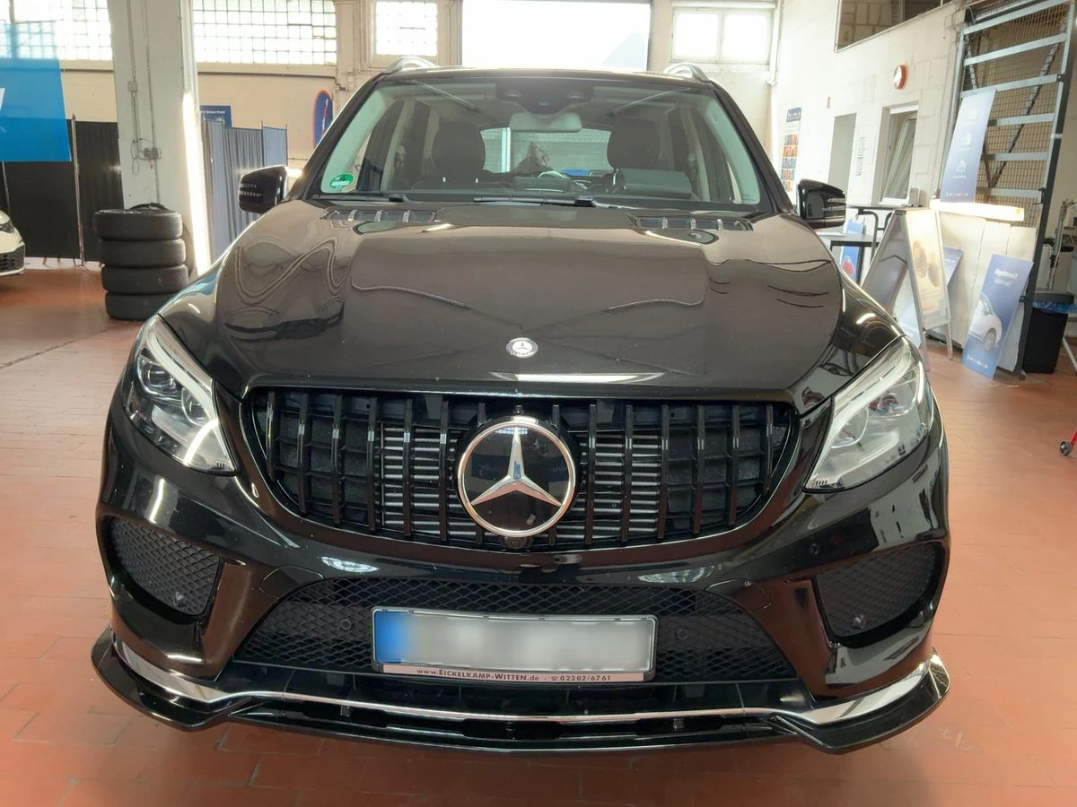 Mercedes-Benz GLE 350 d 4Matic AMG Line, снимка 2 - Автомобили и джипове - 55749508