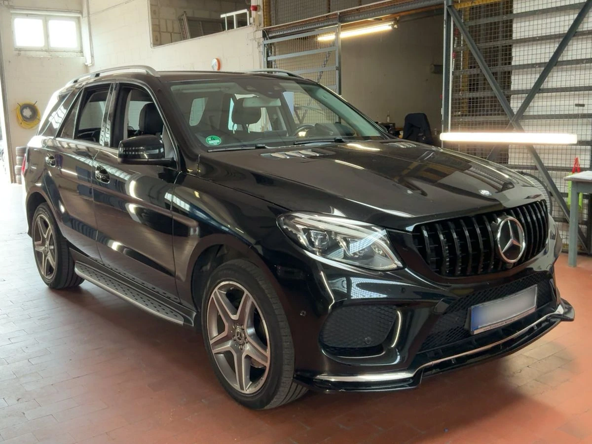 Mercedes-Benz GLE 350 d 4Matic AMG Line, снимка 3 - Автомобили и джипове - 55749508