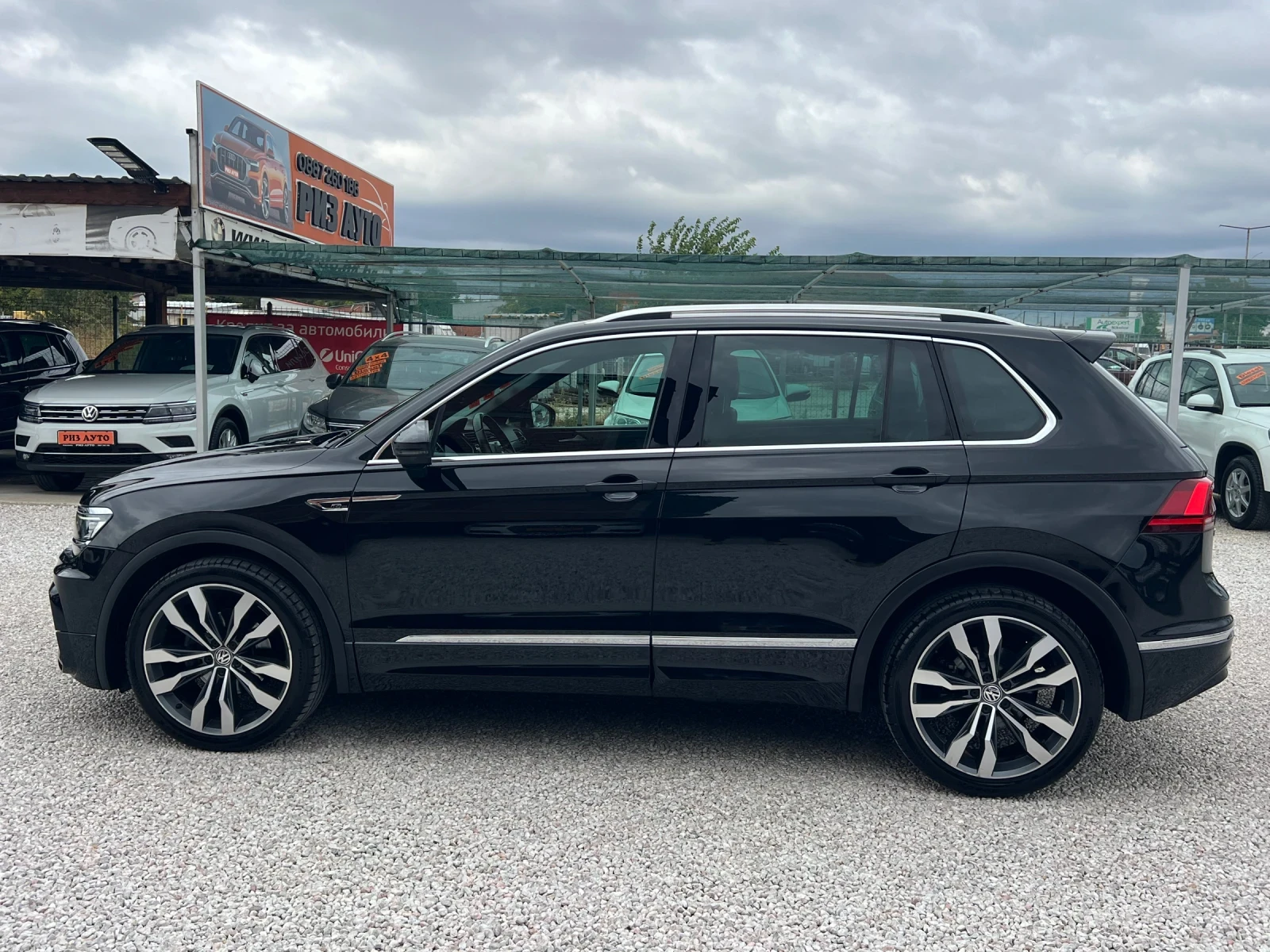 VW Tiguan 2.0TDI* R-LINE* 100%km* FACE* AUT* FULL* LIZING, снимка 8 - Автомобили и джипове - 56230488