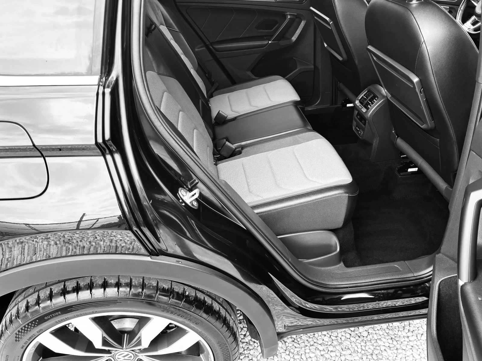VW Tiguan 2.0TDI* R-LINE* 100%km* FACE* AUT* FULL* LIZING, снимка 14 - Автомобили и джипове - 56230488