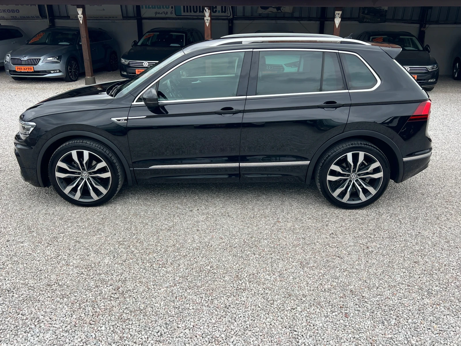 VW Tiguan 2.0TDI* R-LINE* 100%km* FACE* AUT* FULL* LIZING, снимка 13 - Автомобили и джипове - 56230488