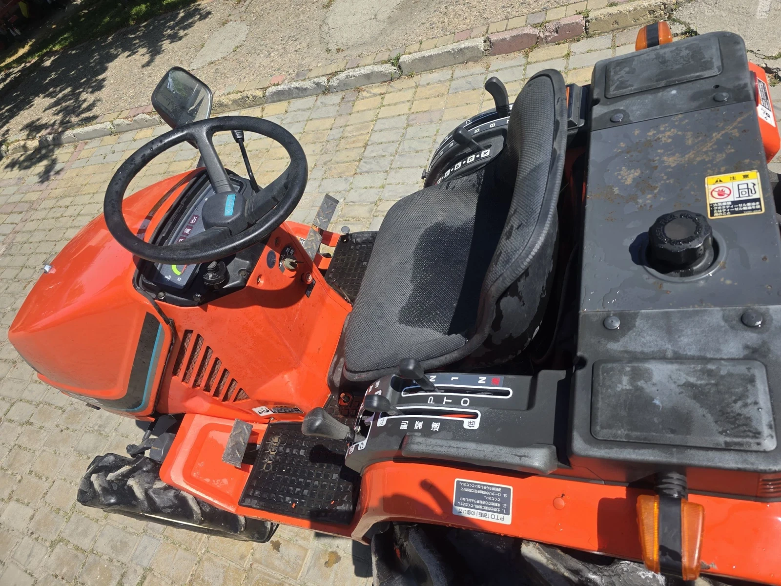 Трактор Kubota B52, снимка 4 - Селскостопанска техника - 54331747