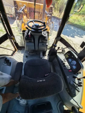 Багер Cat 428F , снимка 12