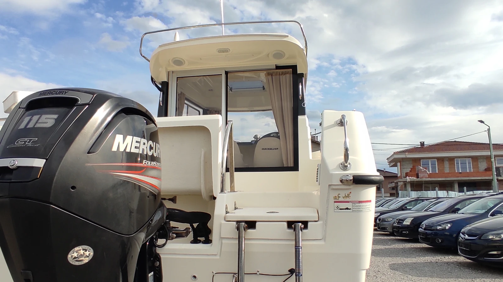 Моторна яхта Quicksilver 605 PILOT HOUSE PESHE POMENADE - изображение 5