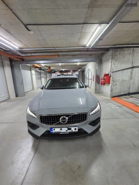 Volvo V60 Cross Country, снимка 1