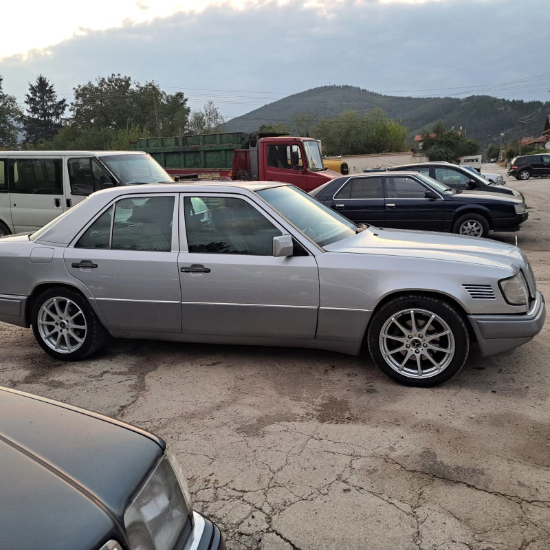 Mercedes-Benz 124 Е250, снимка 4 - Автомобили и джипове - 47346126