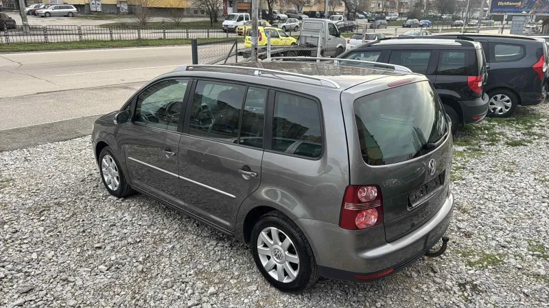 VW Touran, снимка 3 - Автомобили и джипове - 49024746