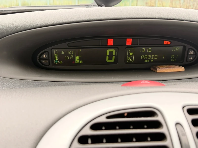 Citroen Xsara picasso 1.6 , снимка 6 - Автомобили и джипове - 52678483