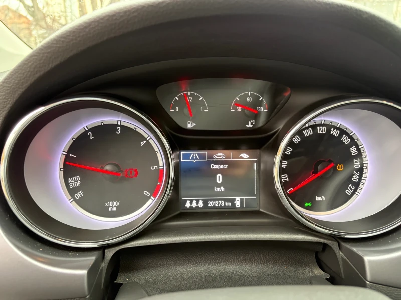 Opel Astra 1.6 CDTI, снимка 9 - Автомобили и джипове - 52890830