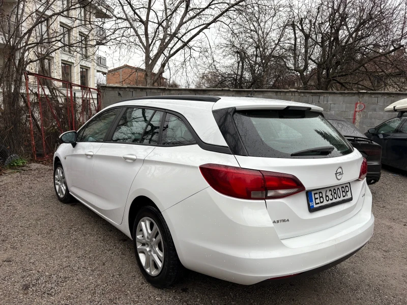 Opel Astra 1.6 CDTI, снимка 4 - Автомобили и джипове - 52890830