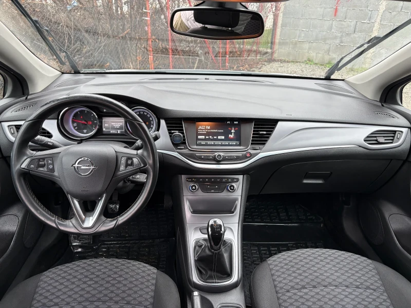 Opel Astra 1.6 CDTI, снимка 8 - Автомобили и джипове - 52890830