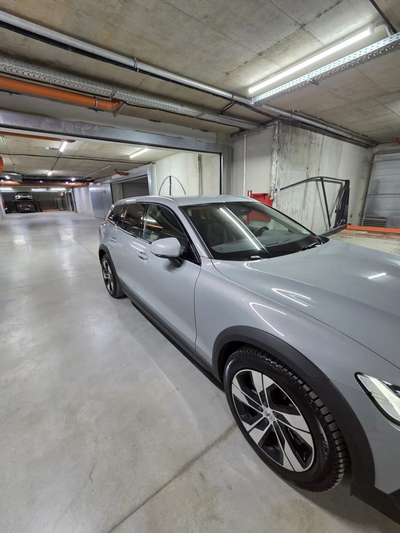 Volvo V60 Cross Country, снимка 3 - Автомобили и джипове - 52928660