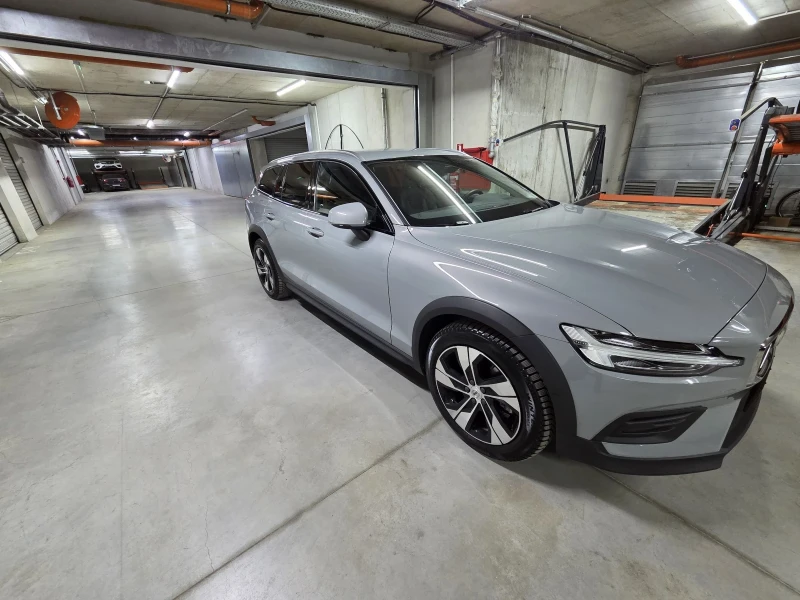 Volvo V60 Cross Country, снимка 4 - Автомобили и джипове - 52928660