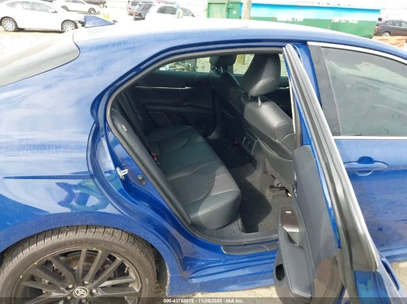 Toyota Camry XSE, снимка 8 - Автомобили и джипове - 53411932