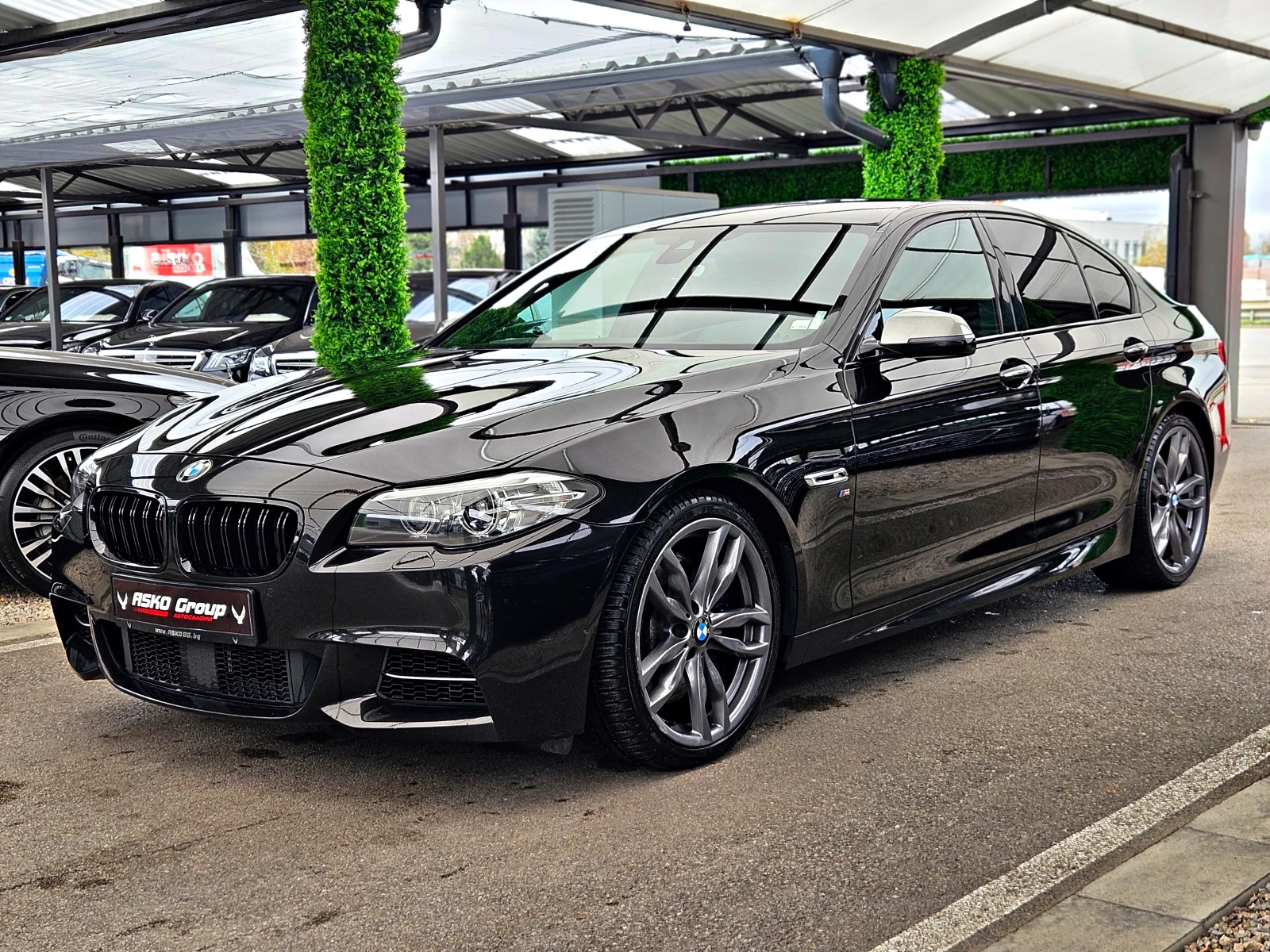 BMW 550 М/XD/SHADOW LINE/ОБСЛУЖЕН/DISTR/CAMERA/HUD/ПОДГРЕВ, снимка 1