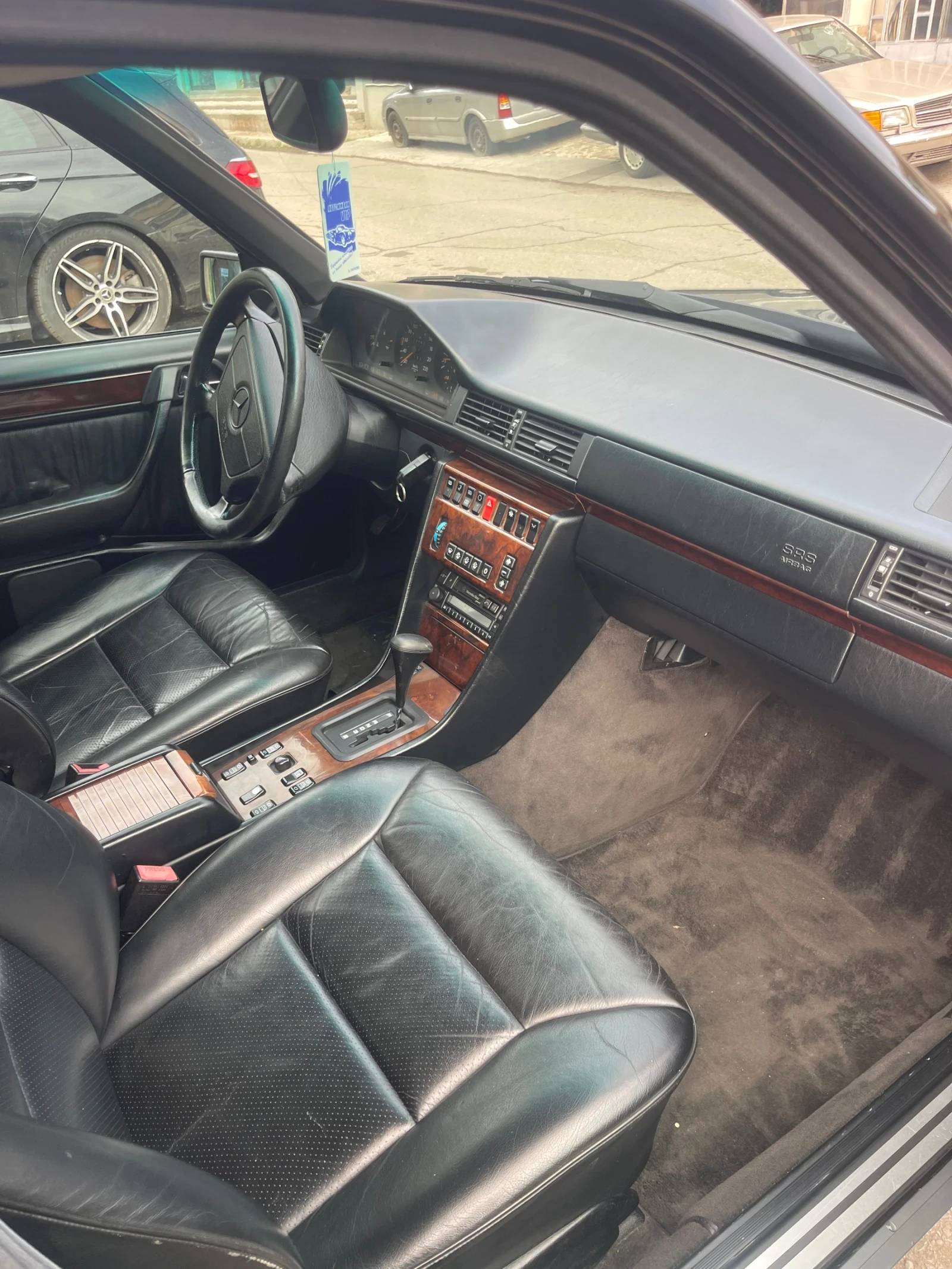 Mercedes-Benz 300 Е300 - изображение 8