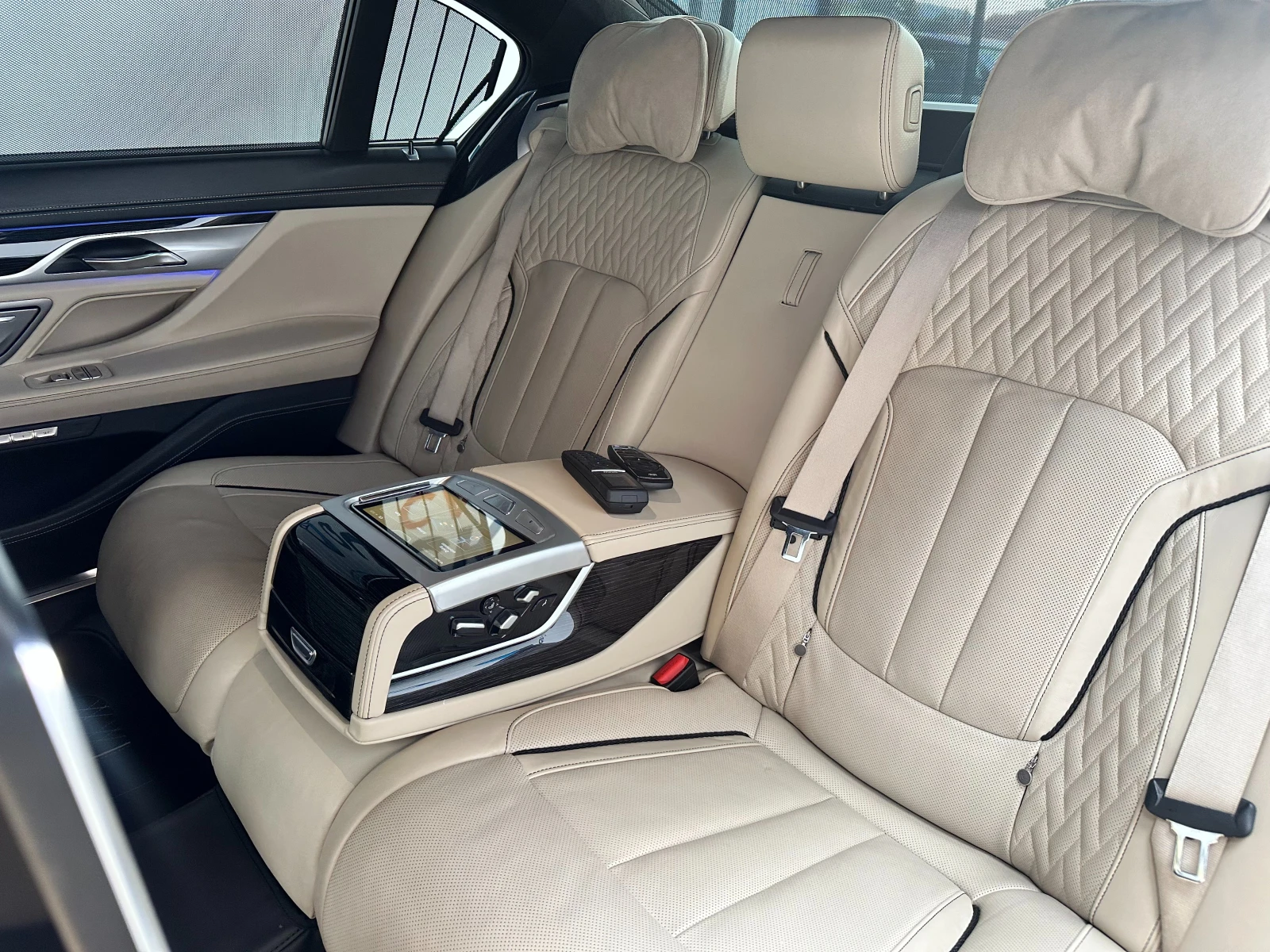 BMW 760  M760Li xDrive | Mobile.bg   13