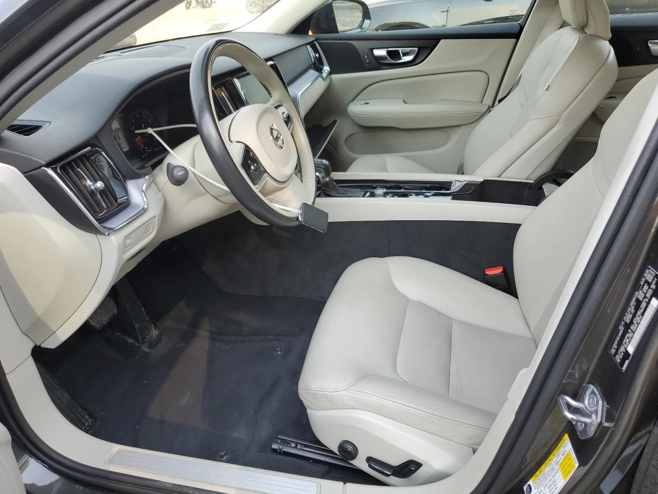Volvo S60  - изображение 8