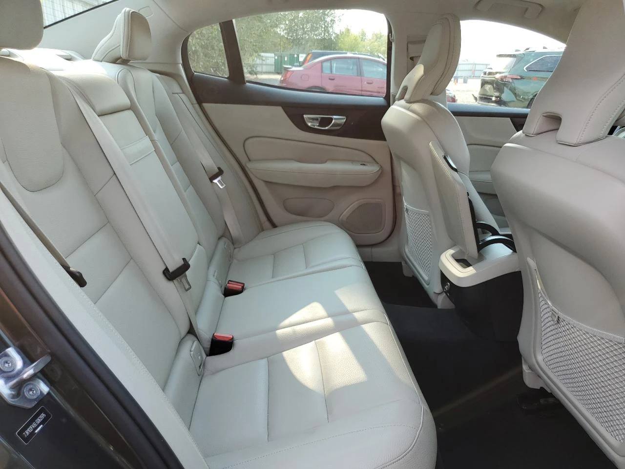 Volvo S60  - изображение 10