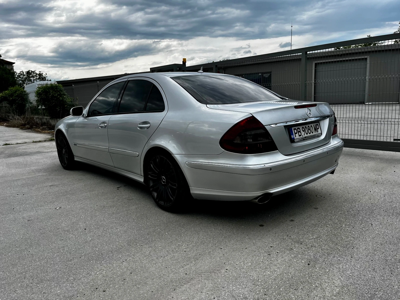 Mercedes-Benz E 280 CDI avangard, снимка 3 - Автомобили и джипове - 53837474