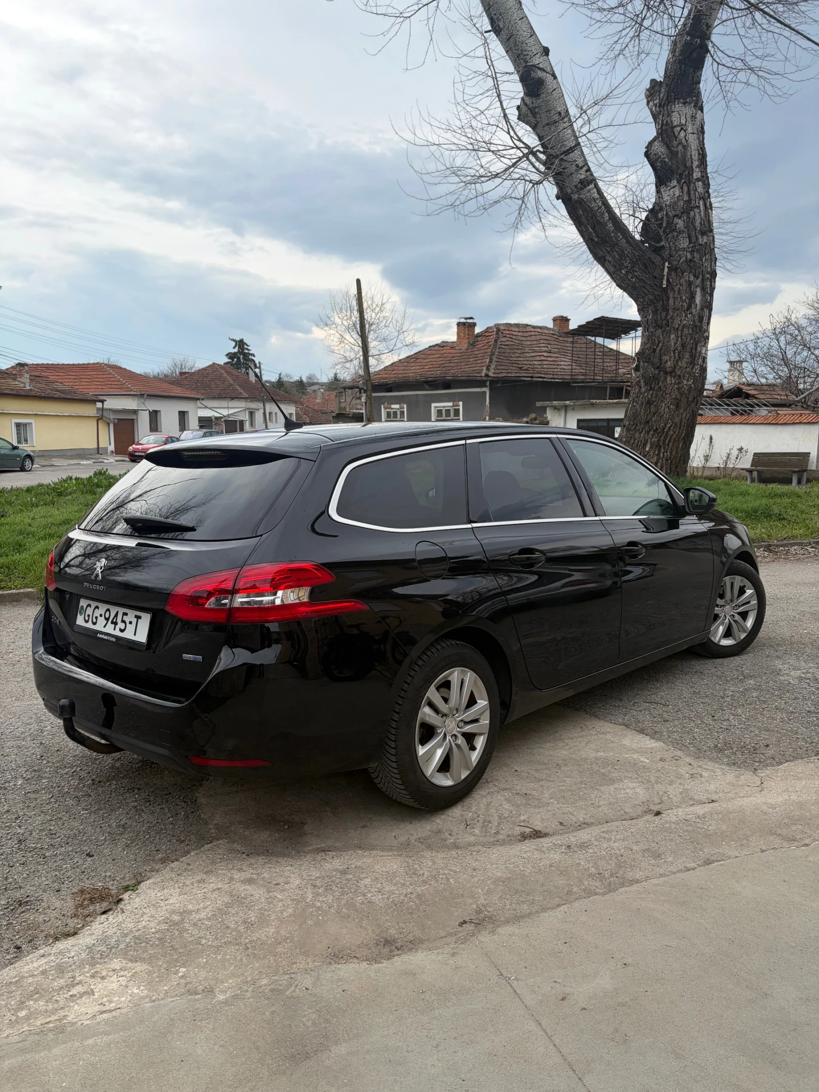 Peugeot 308 1.6 308SW BlueHDi, снимка 2 - Автомобили и джипове - 54000699