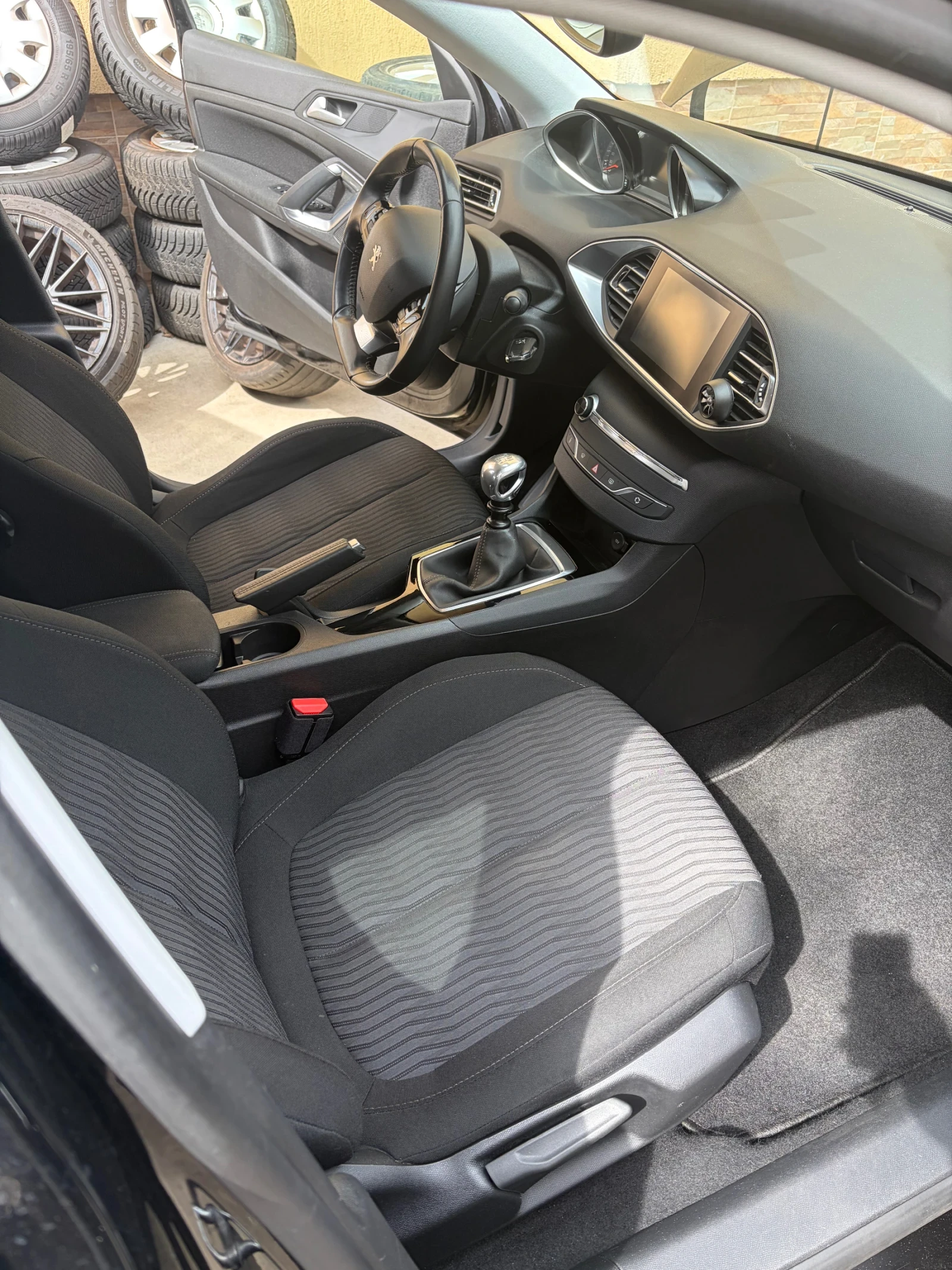 Peugeot 308 1.6 308SW BlueHDi, снимка 10 - Автомобили и джипове - 54000699