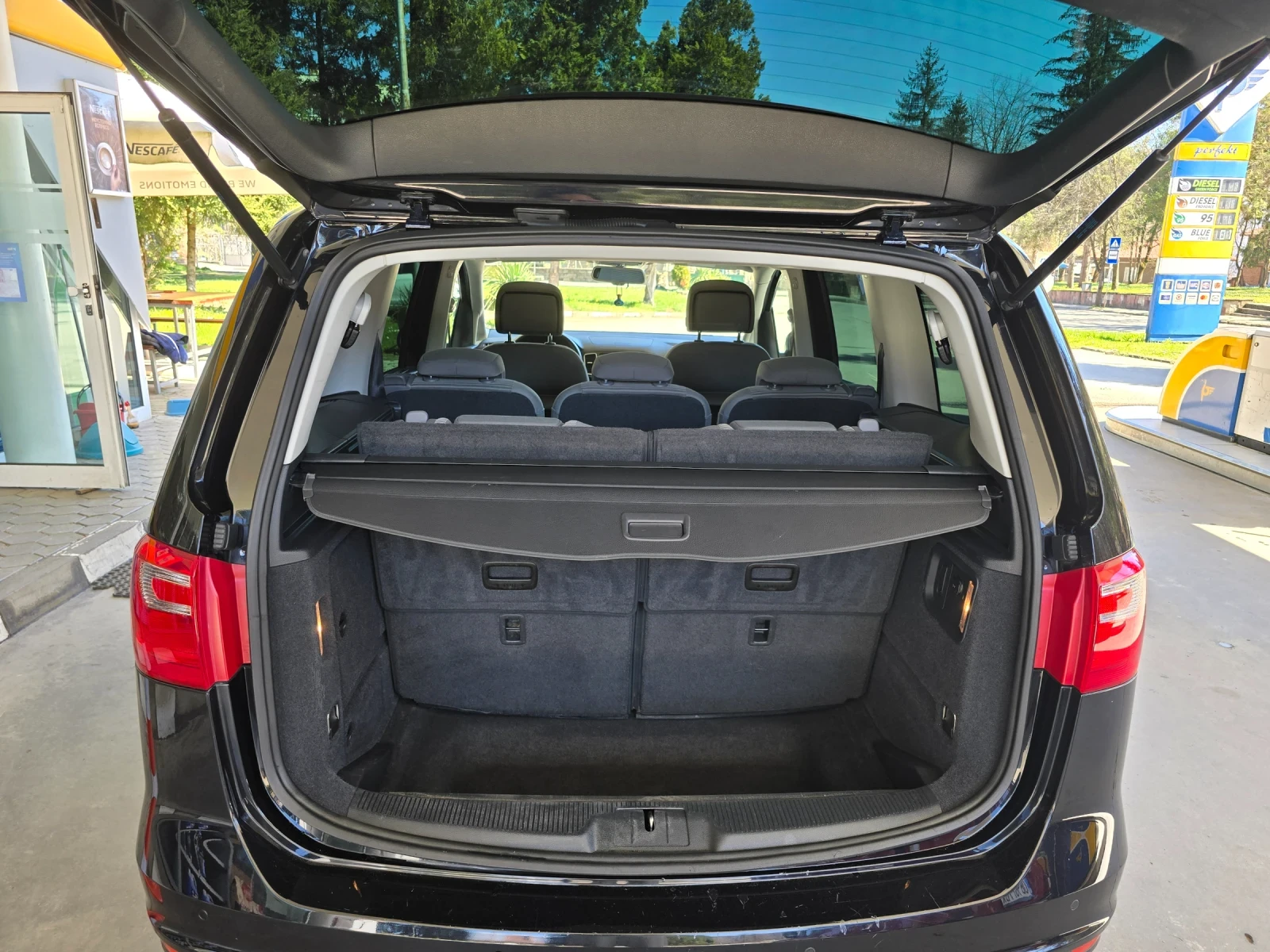 Seat Alhambra 2.0tdi 177к.с. ШВЕЙЦАРИЯ , снимка 15 - Автомобили и джипове - 54114121