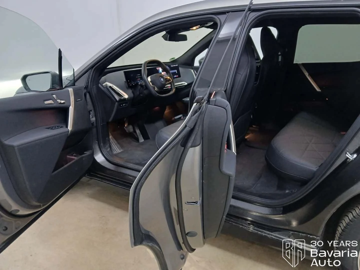 BMW iX 40 xDrive Sport, снимка 5 - Автомобили и джипове - 54476099