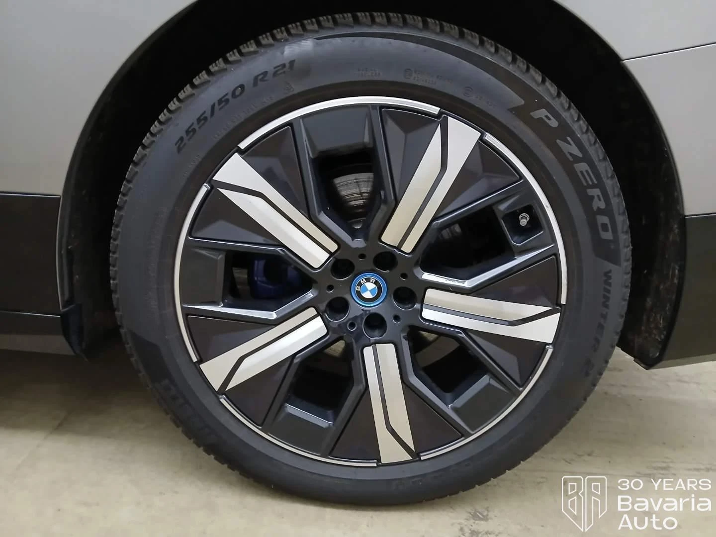 BMW iX 40 xDrive Sport, снимка 17 - Автомобили и джипове - 54476099