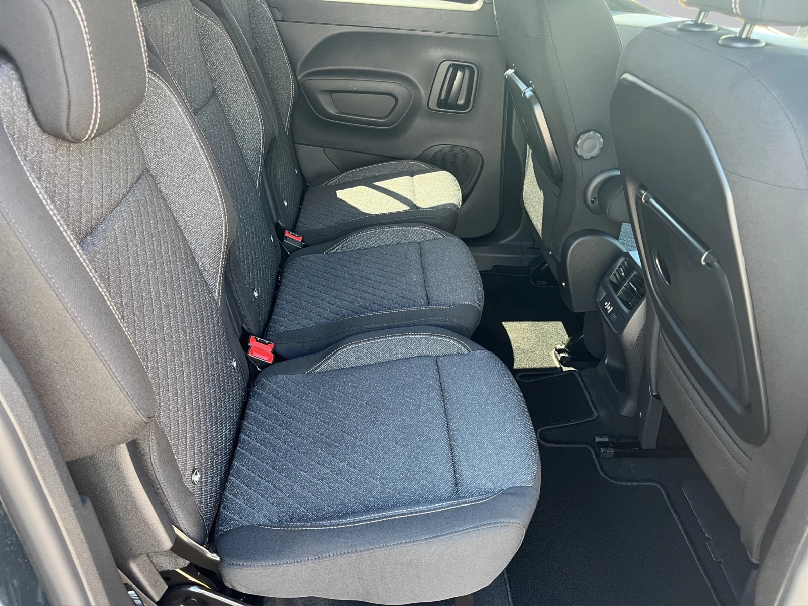 Peugeot Rifter, снимка 12 - Автомобили и джипове - 54607763