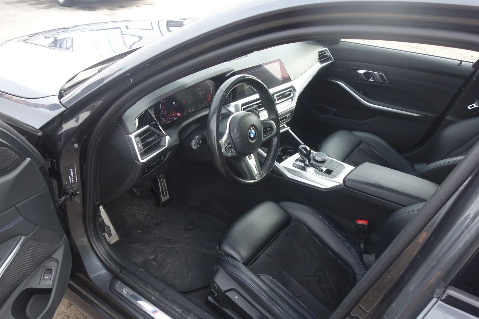 BMW 320 xDrive G21 M package , снимка 12 - Автомобили и джипове - 54634730