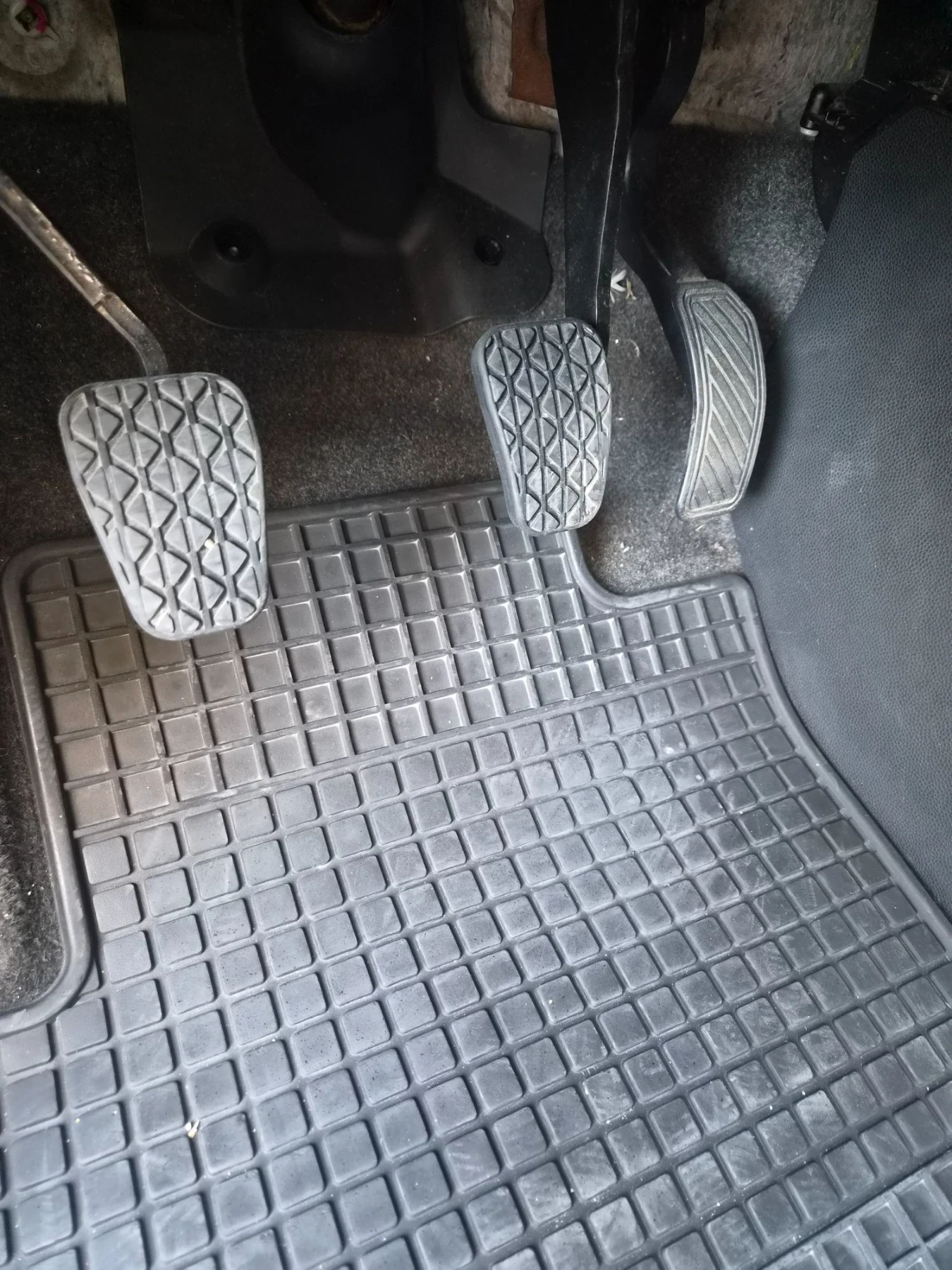 Mazda 2 Бензин/Газ 101 000 км., снимка 11 - Автомобили и джипове - 54728499