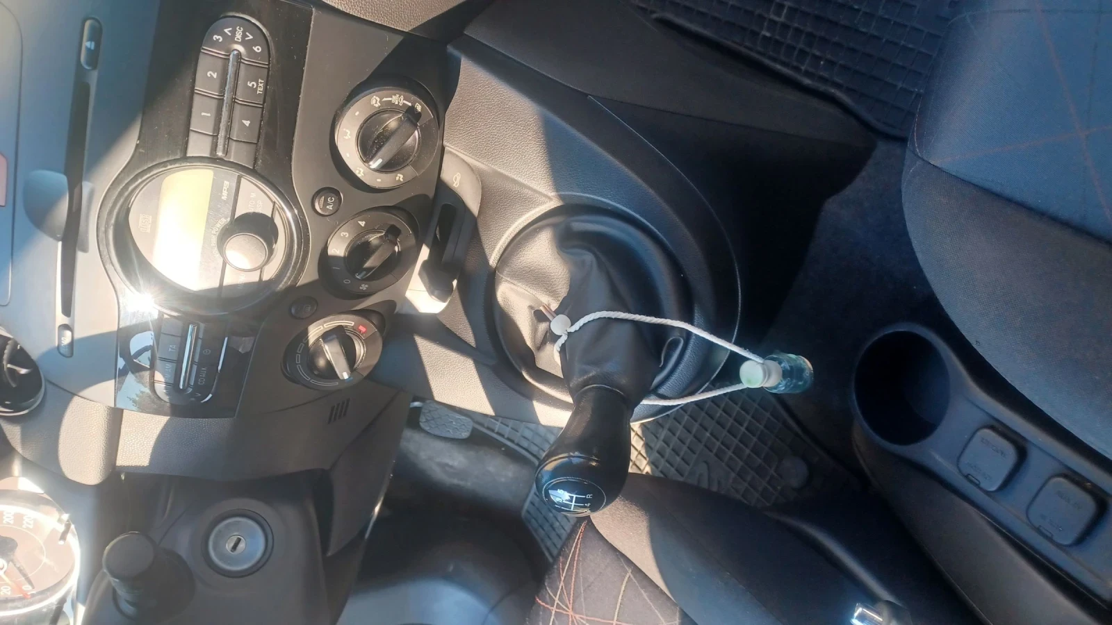 Mazda 2 Бензин/Газ, снимка 10 - Автомобили и джипове - 54728499