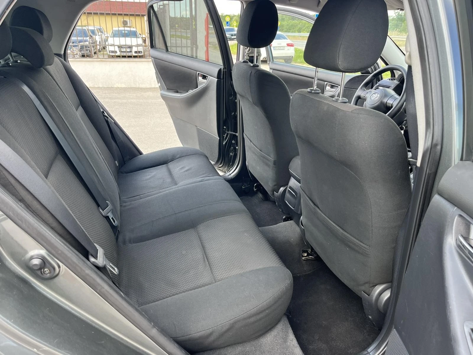 Toyota Corolla FACE 1.4 D4D 90кс АВТОМАТ ВНОС ИТАЛИЯ, снимка 10 - Автомобили и джипове - 54896634