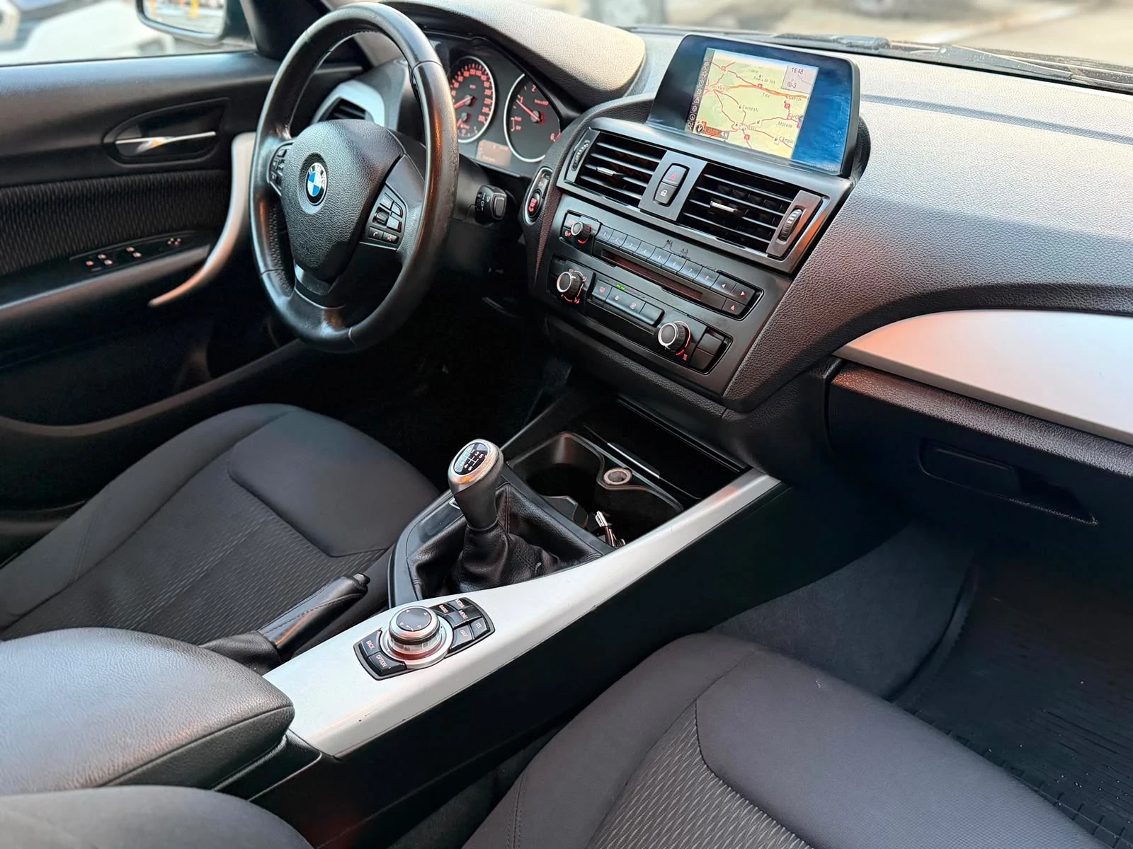 BMW 120 6ск* Нави* Парктроник, снимка 3 - Автомобили и джипове - 55607687