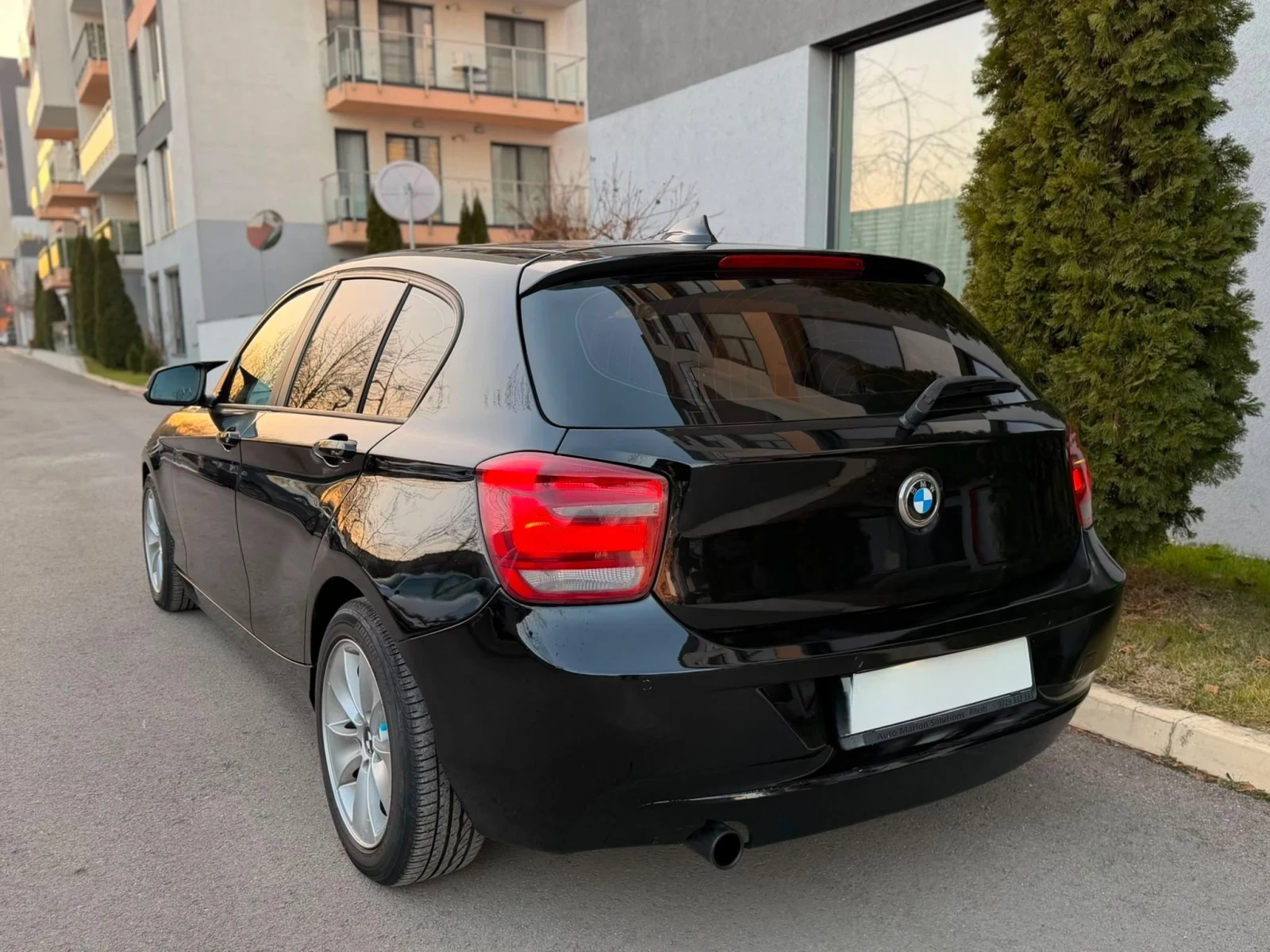 BMW 120 6ск* Нави* Парктроник, снимка 2 - Автомобили и джипове - 55607687
