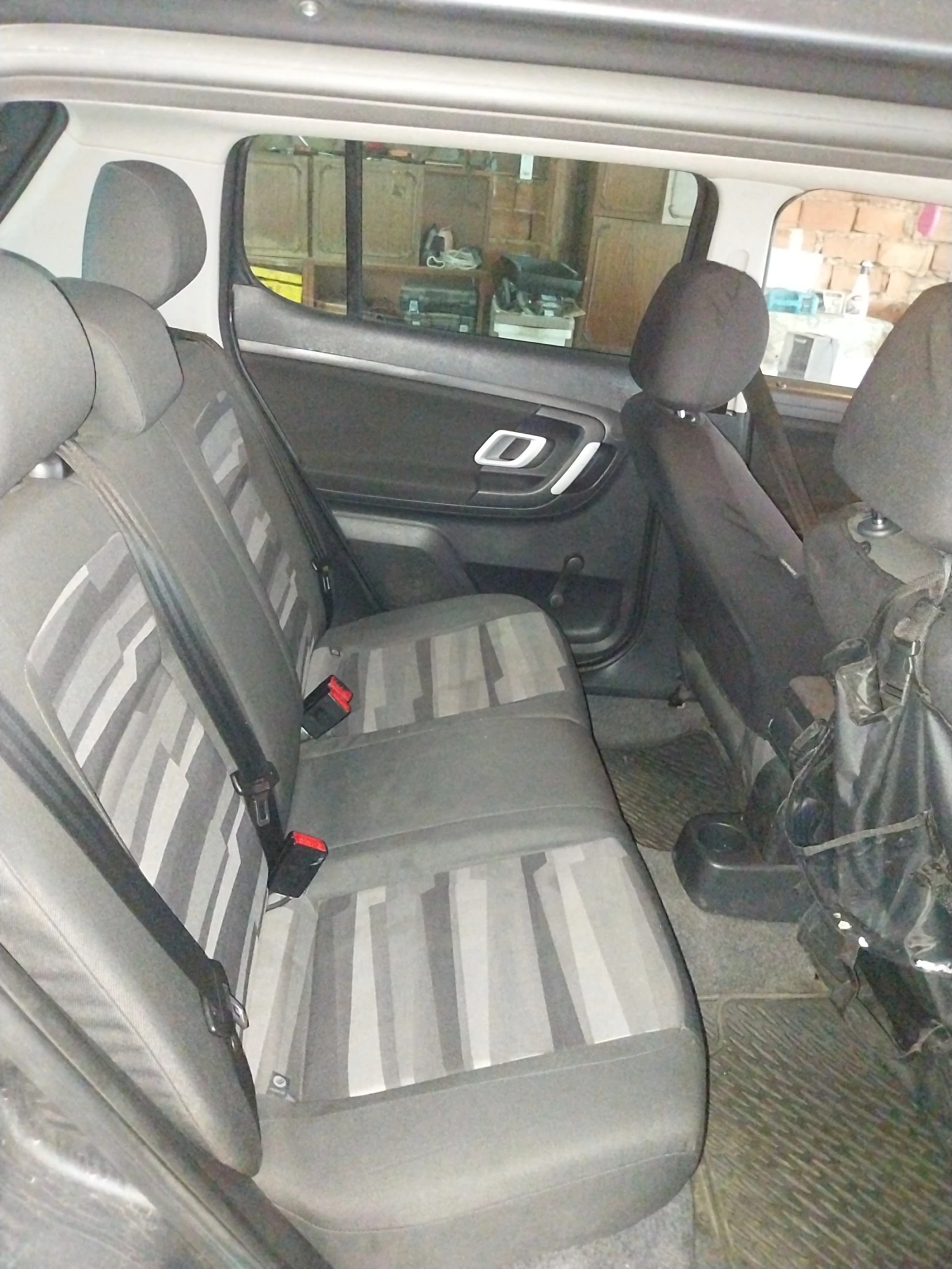 Skoda Fabia, снимка 4 - Автомобили и джипове - 55657406