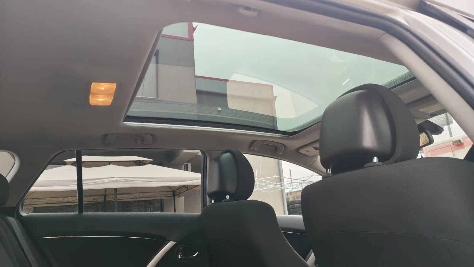 Toyota Avensis 2.0 D4d - ПАНОРАМА - НАВИ, снимка 10 - Автомобили и джипове - 56726599