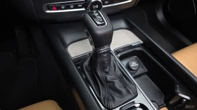 Volvo XC60 * D5* ПАНО* LED* KEYLESS* Camera* ПОДГРЕВ* 360* , снимка 9