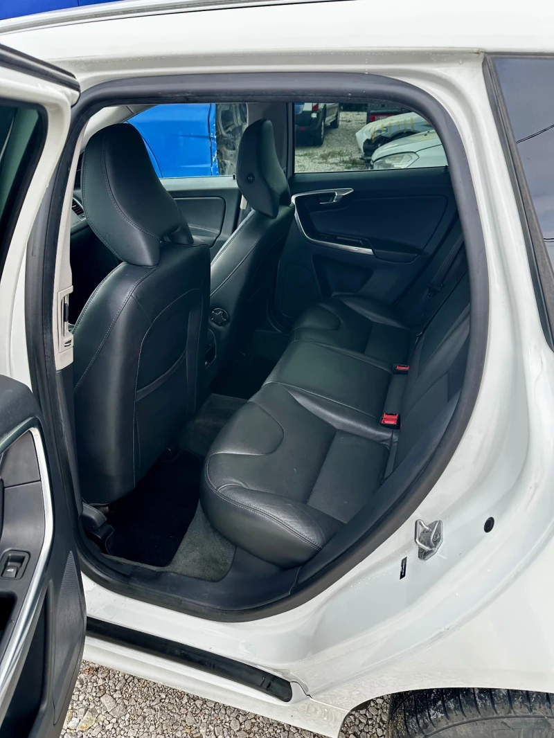 Volvo XC60 * ОТЛИЧНА* 245hp Т5 * 8скорости* , снимка 10 - Автомобили и джипове - 52213725