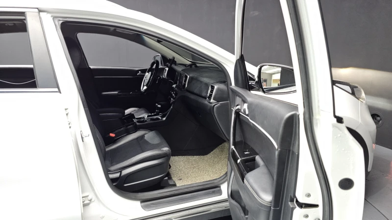 Kia Sportage 2.0 2WD NOBLESSE autogeorge.com, снимка 10 - Автомобили и джипове - 52389567
