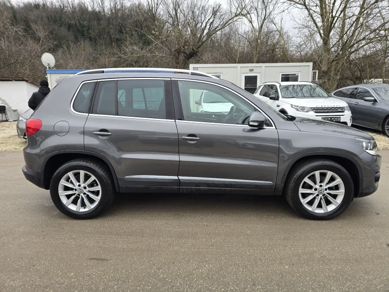 VW Tiguan 2.0TDI 110к.с Топ състояние , снимка 8 - Автомобили и джипове - 52884068
