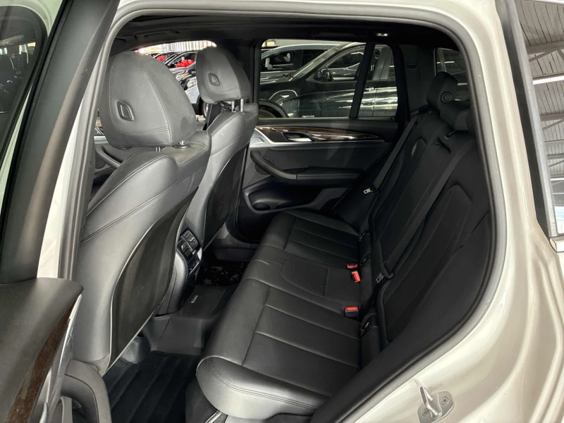 BMW X3 XDRIVE30I * ПОДГРЕВИ НА ВОЛАН/СЕДАЛКИ* ПАНОРАМА* , снимка 11 - Автомобили и джипове - 53484343